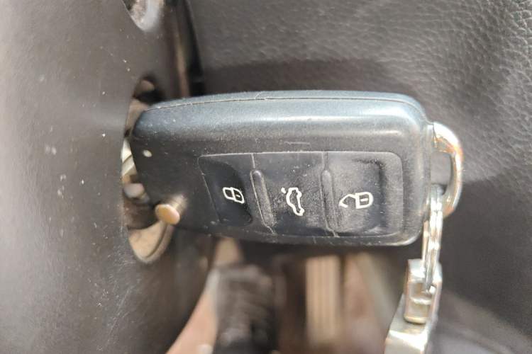 Used Volkswagen Sagitar 2011 1.4 TSI Automatic Luxury Edition
