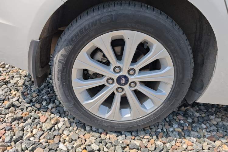 Used Ford Escort 2015 1.5L Automatic Fashion Model