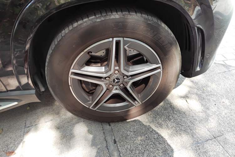 Used Mercedes-Benz GLE 2020 Restyled GLE 450 4MATIC Luxury Edition Right Front Wheel Hub