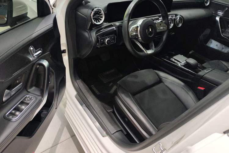 Used Mercedes-Benz A-Class 2021 A 200 L Sport Sedan Fashion Model
