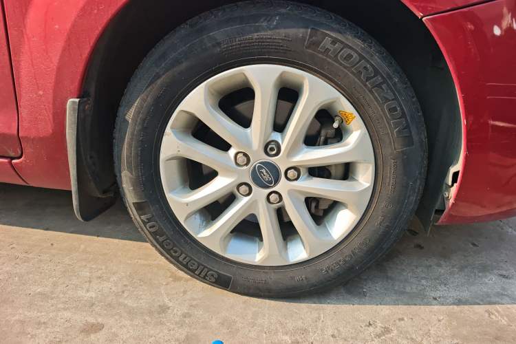 Used Ford Focus 2013 Hatchback Classic 1.8L Automatic Base Model