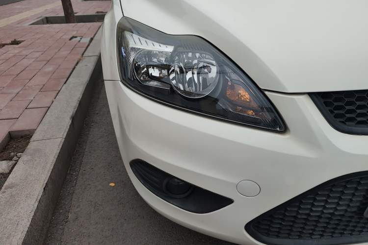 Used Ford Focus 2013 Hatchback Classic 1.8L Automatic Base Model
