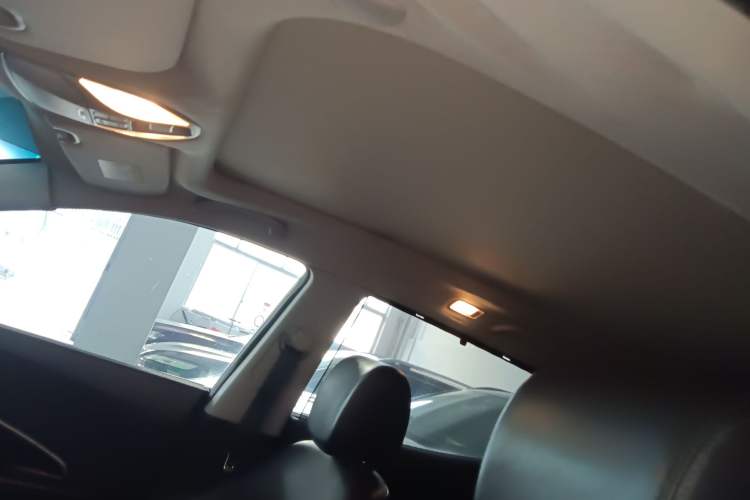 Used Hyundai Santa Fe 2013 2.4L Automatic Two-Wheel Drive Smart Version