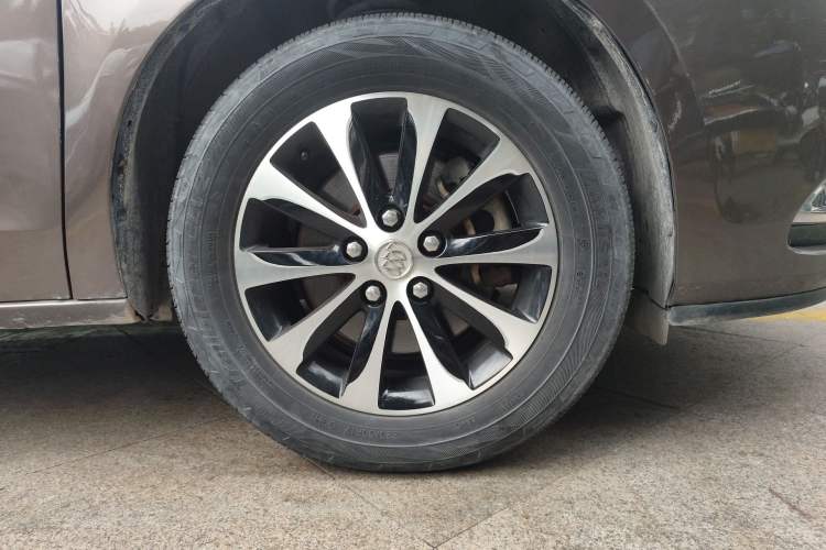 Used Buick GL8 2015 2.4L Luxury Business Premium Edition
