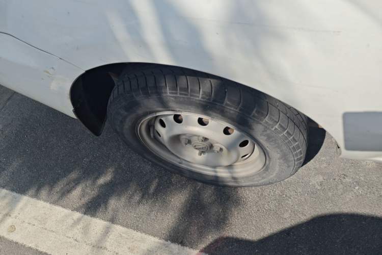 Used Jinbei Hiace X30 2023 1.5L Wealthy-Style Passenger Van 5/6/7-Seater Non-Air-Conditioned Version SWC15M
