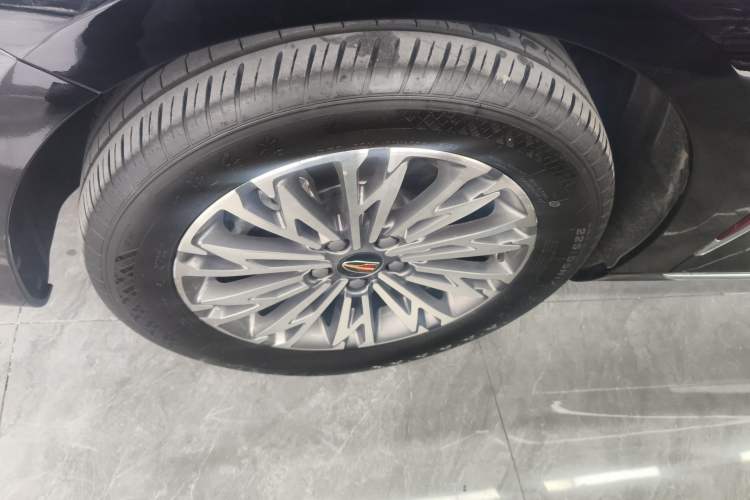 Used Hongqi H5 2023 1.5T DCT Smart Connect Flagship Edition Left Front Wheel Hub