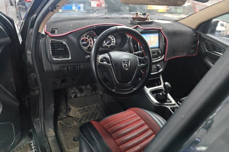 Used Baojun 560 2015 1.8L manual luxury version
