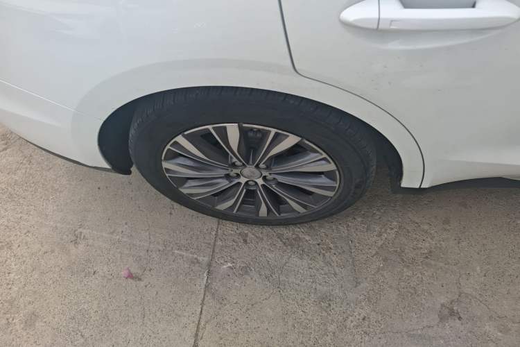 Used Hongqi E-QM5 2022 431 km Charge & Enjoy Edition
