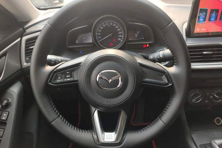 Used Mazda 3 Axela 2017 Sedan 1.5L Automatic Comfort Model Emission Standard China V Steering Wheel