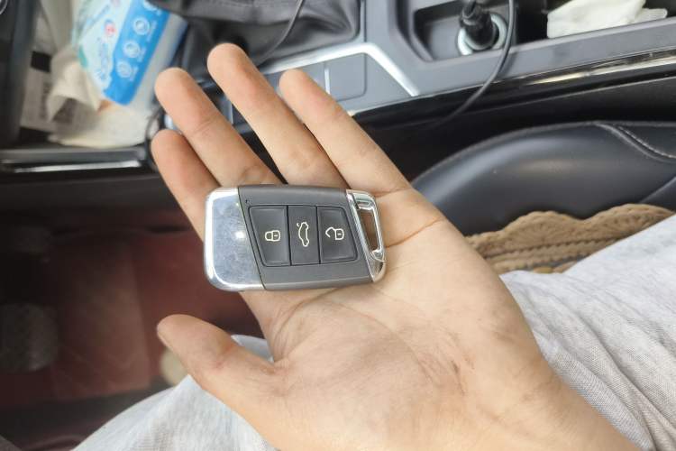 Used Volkswagen Passat 2019 280TSI Business Edition China VI Vehicle Key