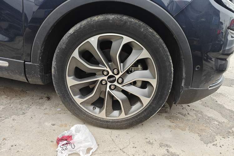 Used Lincoln Nautilus 2021 2.0T Four-Wheel Drive Luxury Edition Right Front Wheel Hub