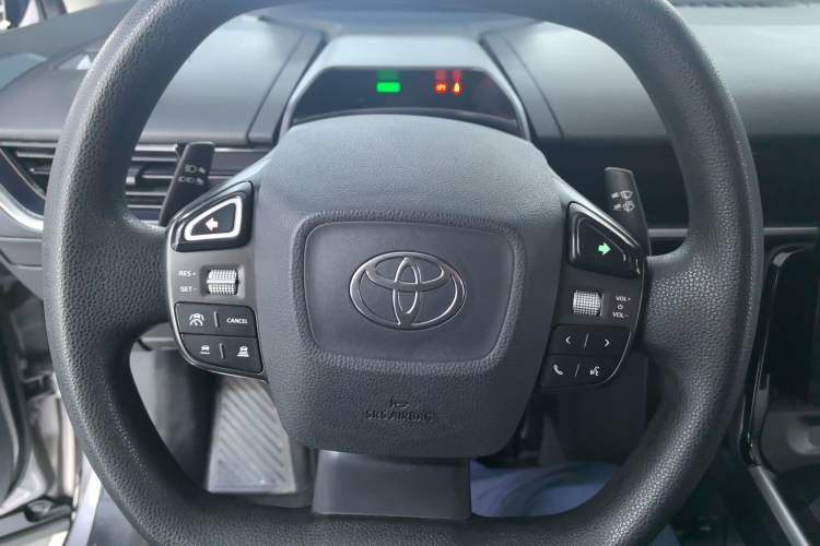 Used Toyota bZ3 2023 517 km Elite PRO Steering Wheel
