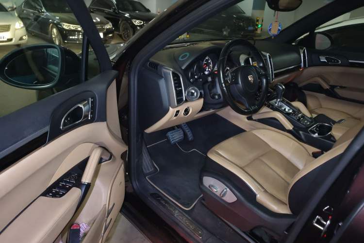 Used Porsche Cayenne 2014 Cayenne Platinum Edition 3.0T