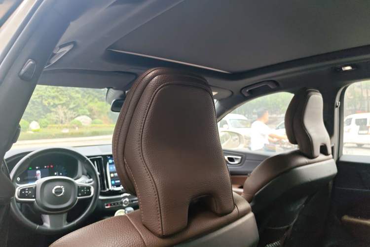 Used Volvo XC60 2022 B5 4x4 Zhiyi Luxury Edition Headliner