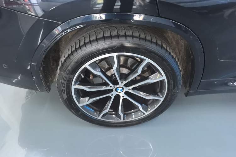 Used BMW X3 2023 xDrive30i Leading Model M Night Edition Package Right Rear Wheel Hub