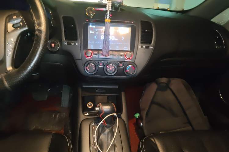 Used Kia K3 2015 1.6L Automatic GLS Audio And AC Panel