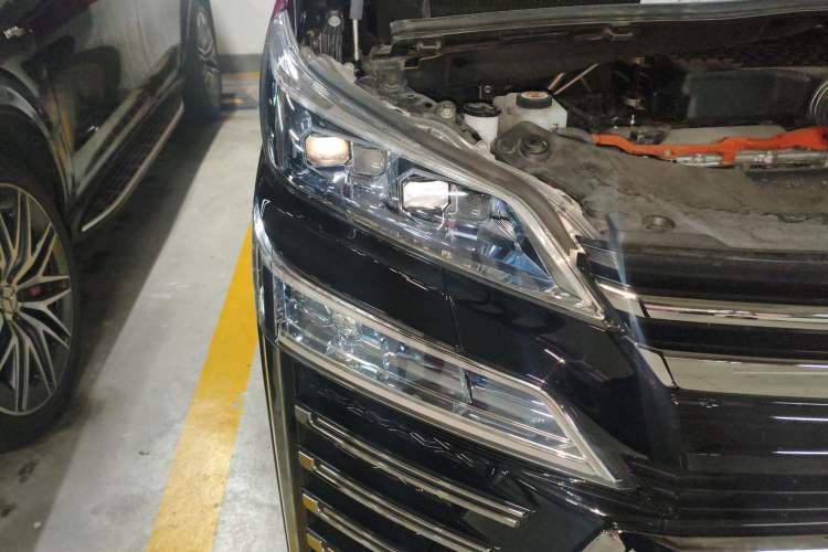 Used Toyota Vellfire 2021 Crown Dual-Engine 2.5L HV Supreme Edition Right Front Headlight