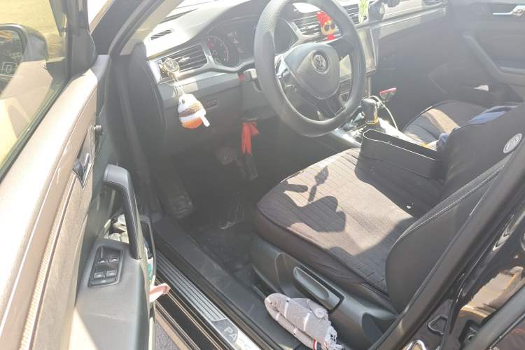 Used Volkswagen Passat 2017 280TSI DSG Luxury Edition
