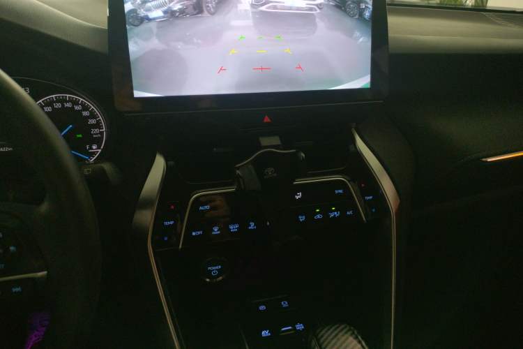 Used Toyota Harrier 2022 Dual-Engine 2.5L CVT Two-Wheel Drive Luxury Edition Audio And AC Panel