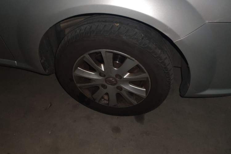 Used Buick Excelle 2011 1.6LX-AT Right Front Wheel Hub