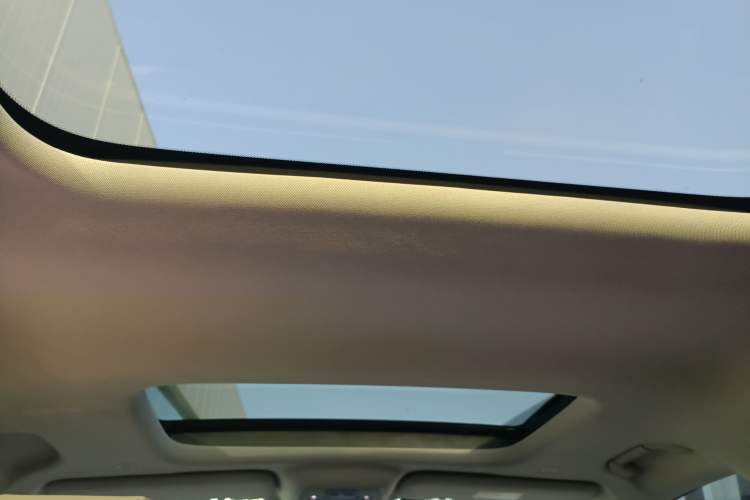 Used Denza D9 2022 DM-i 970 Four-Wheel Drive Prestige Model Headliner