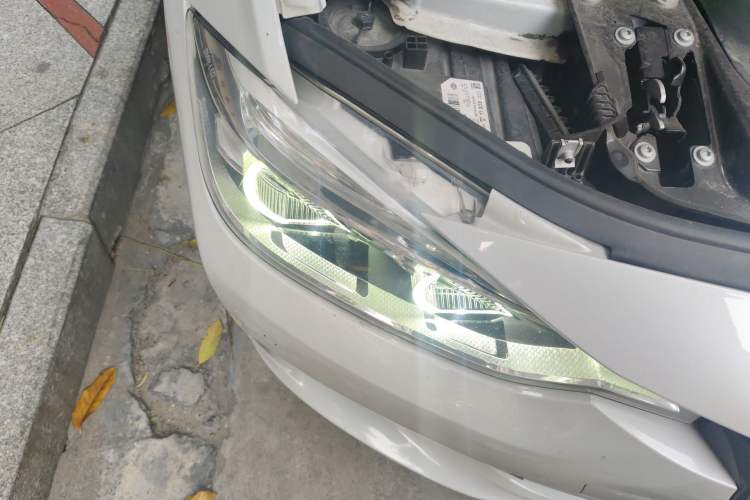 Used BMW 3 Series 2019 320Li Fashion Model Right Front Headlight