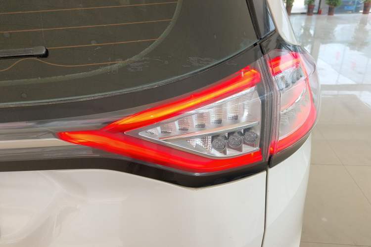 Used Ford Edge 2016 EcoBoost 245 Two-Wheel-Drive Titanium 5-Seater