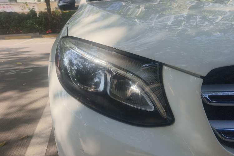 Used Mercedes-Benz GLC 2016 GLC 260 4MATIC Luxury Model
