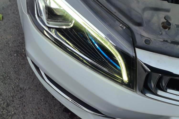 Used Geely Auto Emgrand 2019 Leading Edition 1.5L Manual Upgraded Connectivity Model China VI Standard
