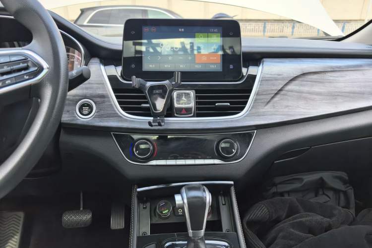 Used Baojun 730 2019 1.5T CVT Flagship Model 7 Seats China VI Emission Standard