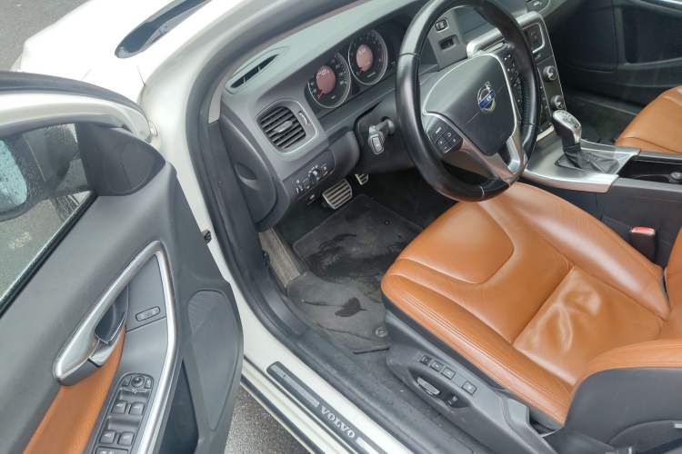 Used Volvo V60 2013 T5 Zhiya Edition Driver Seat