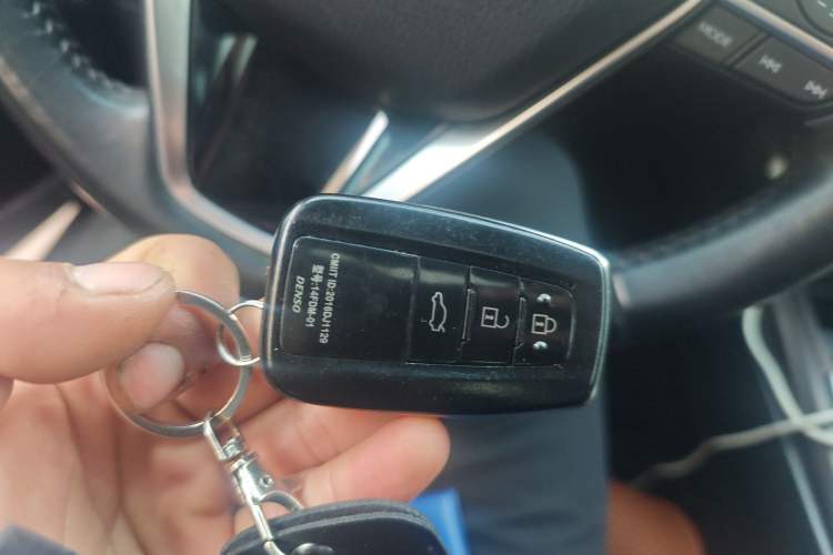 Used Toyota Camry 2018 2.5G Luxury Edition Vehicle Key