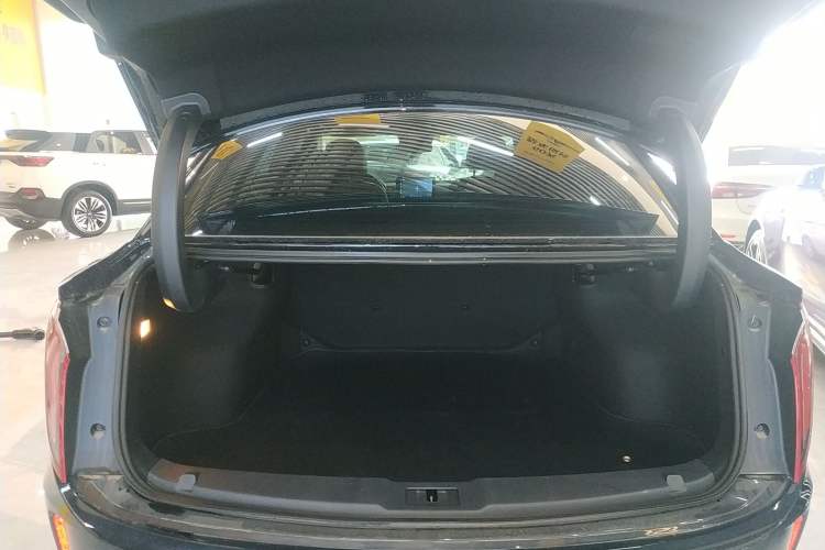 Used Hongqi E-QM5 2024 610 km PLUS
