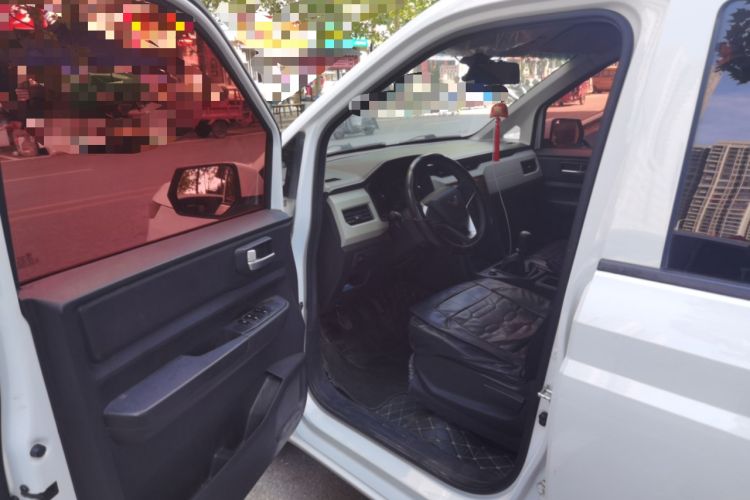 Used Wuling Hongguang PLUS 2019 1.5T Manual Comfort Version 7 Seats
