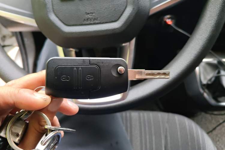 Used JMC Transit 2019 2.8T Commercial Version Short Wheelbase Mid-Roof 6-Seater China VI JX493