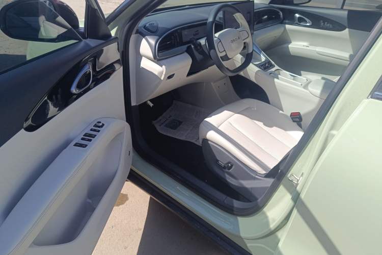 Used Geely Galaxy Geome 2025 UP 410km Exploration+ Edition
