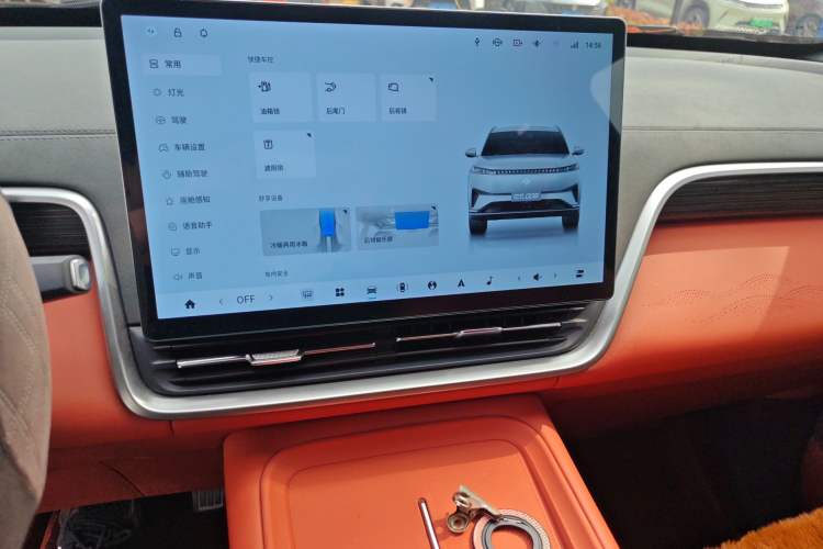 Used Dongfeng eπ eπ008 2024 210Max Range-Extended Version 6 Seats Audio And AC Panel