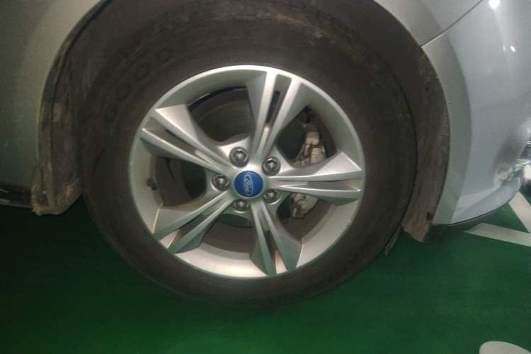 Used Ford Focus 2012 Hatchback 1.6L Automatic Fashion Edition