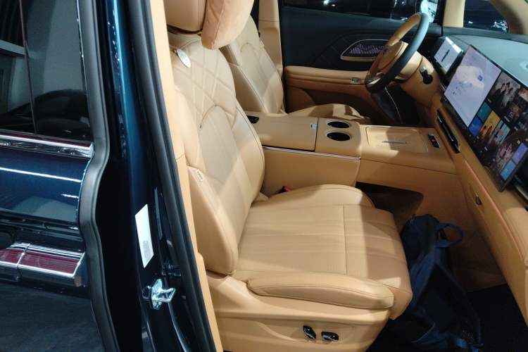 Used VOYAH Dream 2026 Model PHEV Kunpeng Pro Right Front Seat