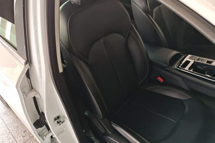 Used Roewe i6 MAX New Energy 2023 EV 420 Skyroof Special Edition Right Front Seat