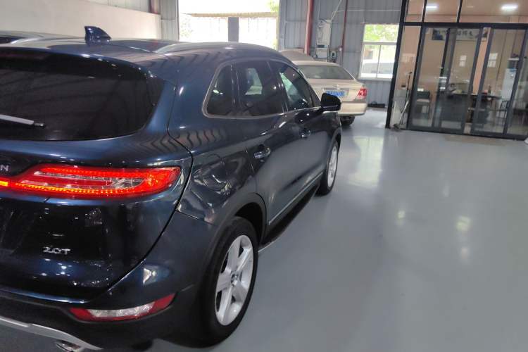 Used Lincoln MKC 2017 2.0T Two-Wheel Drive Deluxe Edition