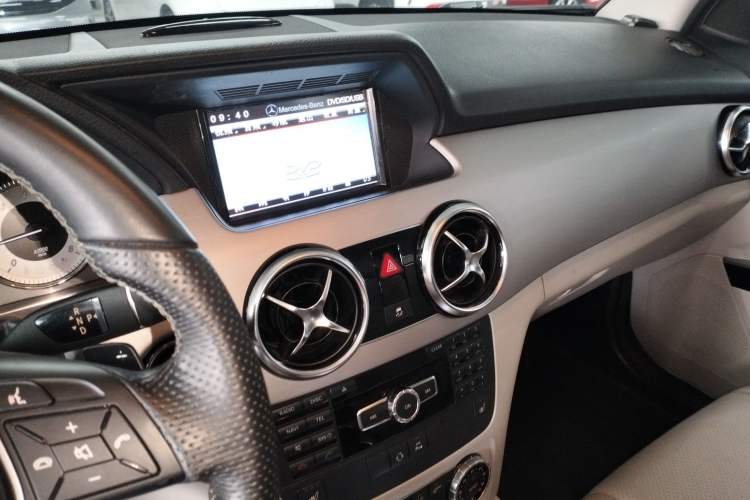 Used Mercedes-Benz GLK-Class 2013 GLK 300 4MATIC Dynamic Sunroof Model
