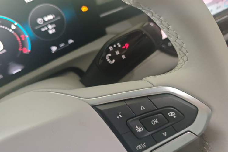 Used Volkswagen Lavida 2026 Pro 300TSI Starry Zhi Yi Edition Gear Lever