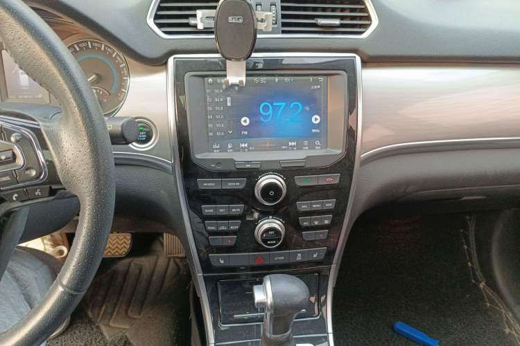 Used Haval H2 2017 Red-Label 1.5T Automatic Two-Wheel Drive Luxury Model