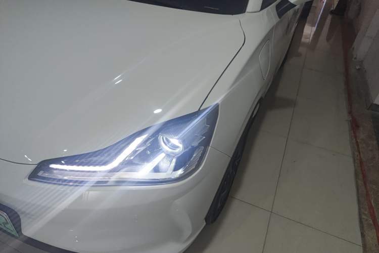 Used NETA V 2021 Standard Range Entertainment Version – Upgraded Model Left Front Headlight