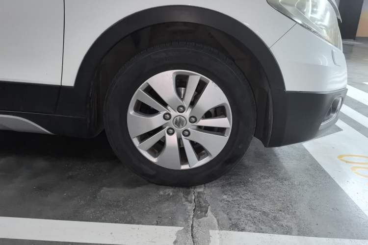 Used Suzuki S-Cross 2014 1.6L CVT Two-Wheel Drive Elite Version Exterior 4