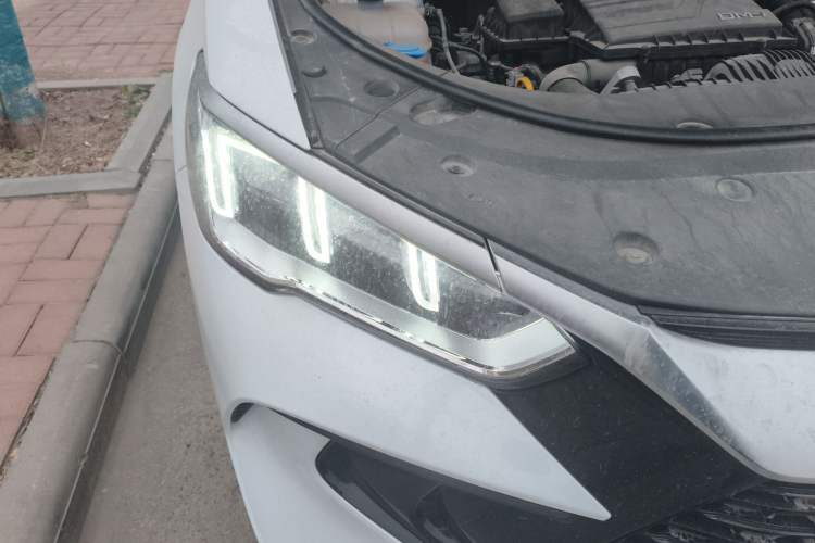 Used BYD Song Pro New Energy 2024 HONOR Edition DM-i 71KM Navigation Model
