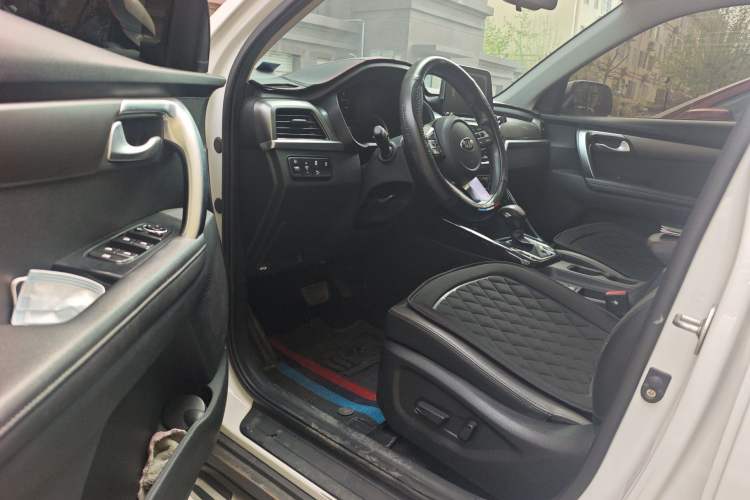 Used Kia Sportage R 2018 2.0L Automatic Smart Luxury Version China V Standard Driver Seat