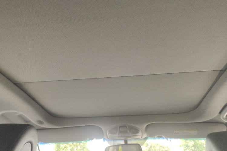 Used Hyundai Santa Fe 2015 2.0T Automatic Two-Wheel Drive Smart Version 5 Seats Headliner