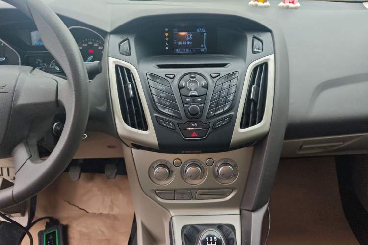 Used Ford Focus 2012 Sedan 1.6L Manual Comfort Model